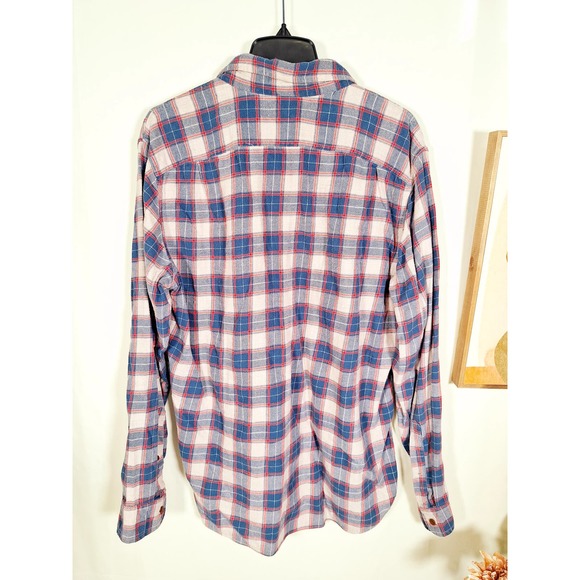 J. Crew Men's Button-Up Long-Sleeved Shirt with Pockets Large - Picture 4 of 5